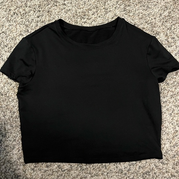 ALO Yoga Tops - ALO Yoga Alosoft Crop Black Short Sleeve Crop Top